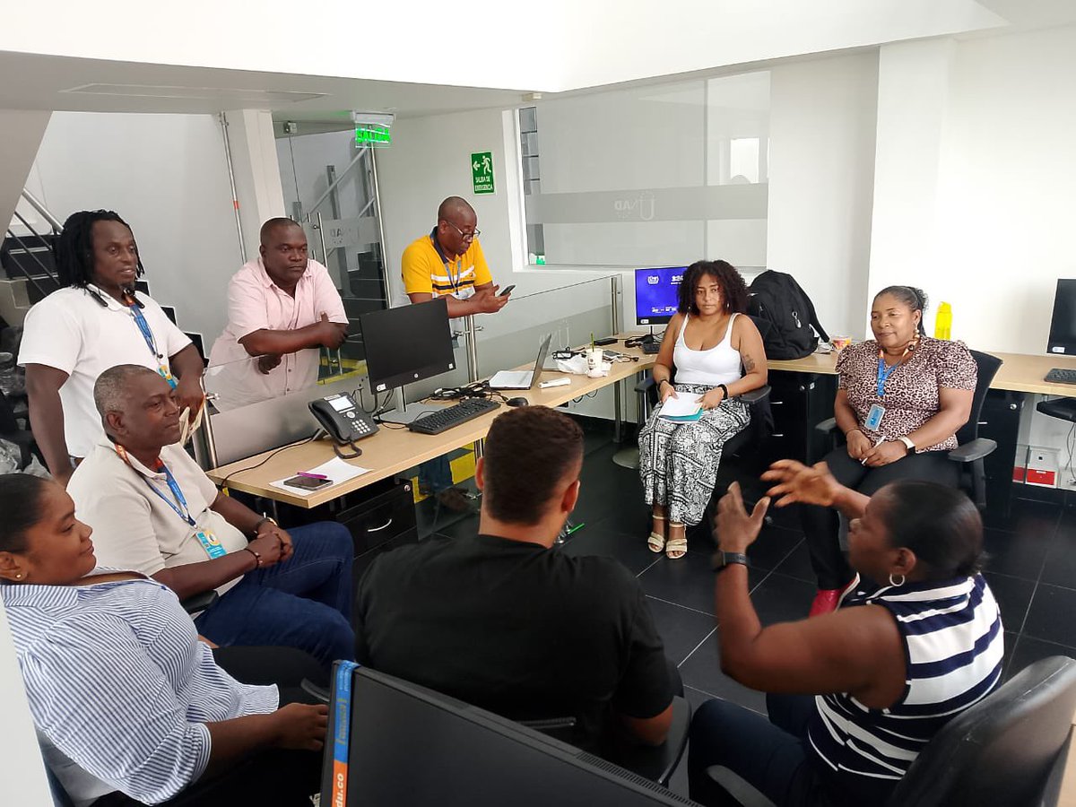 JanethSaldarri's tweet image. Encuentro de Líderes de Escuela Quibdó:
Orientamos en el desarrollo de las CIPAS territoriales, destacando su rol clave en la transformación de los territorios y el fortalecimiento comunitario. 
¡Juntos construimos un futuro mejor!
#LiderazgoEducativo #TransformaciónSocial #CIPAS