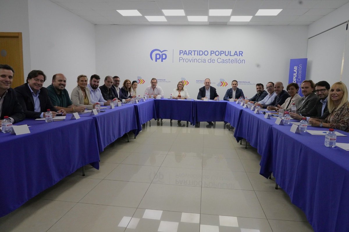 🔵 Desde el Comité de Dirección Provincial, nuestra presidenta <a href="/barrachinaMarta/">Marta Barrachina</a> lanza un mensaje claro a Sánchez:
👉 Basta de poner en peligro a las mujeres con sistemas que fallan.

Mientras el PSOE calla, desde el PPCS exigimos responsabilidades y transparencia.