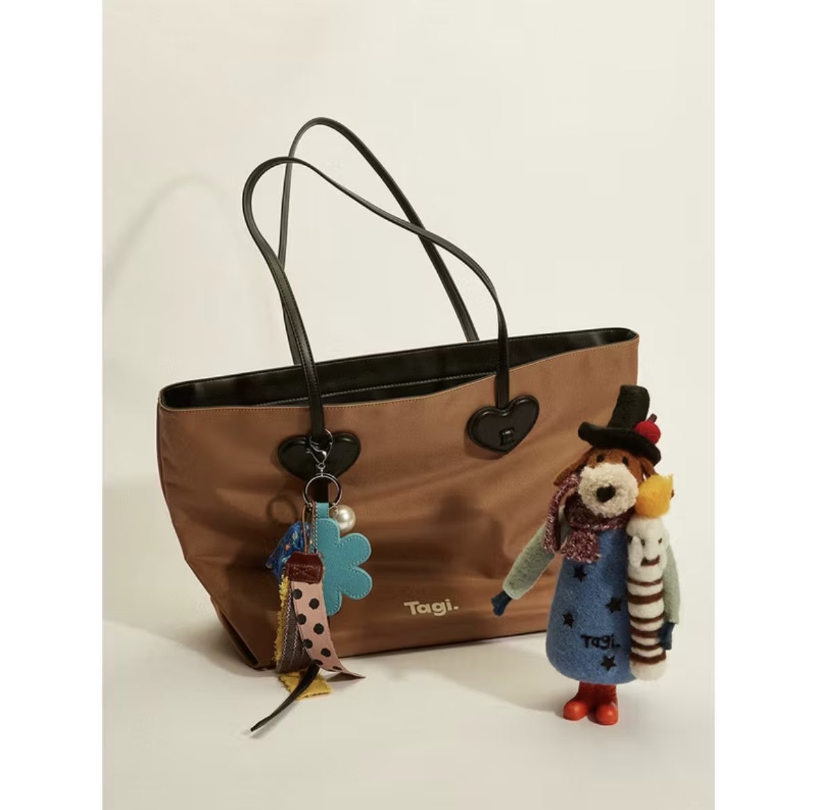 msaka0o0's tweet photo. ✨pls rt✨
พร้อมส่ง กระเป๋า Tagi bag
สี Black chocolate🖤
สี Almonds🤎
🎀 1,350รวมส่ง
🎀 สนใจdmได้เลยค่า
📍 รับผ่อน/มัดจำ
#พรีออเดอร์จีน #Tagi #tagiofficial #กระเป๋าTagi https://t.co/cZnzmvJV2L