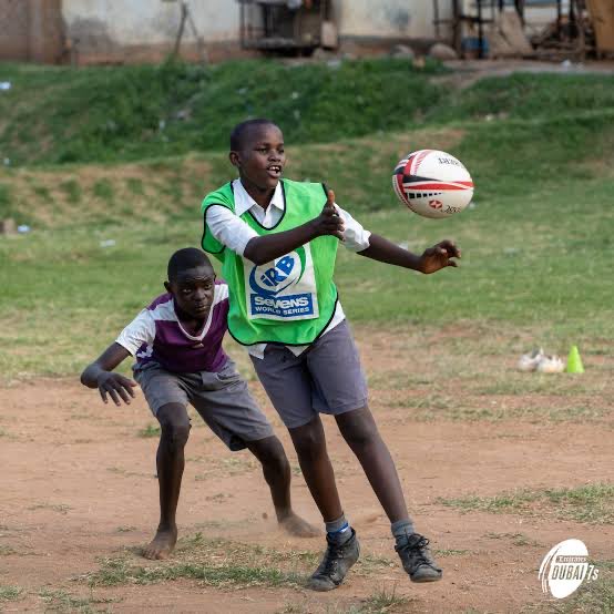 PyeparFaisal's tweet photo. Beyond flights, Emirates has;

Last year alone, worked with Dubai 7s for a CSR project &amp; raised UGX 587 million for North Road Primary School - building sports facilities, clean-water stations, and solar installations.
#Emirates #FlyBetter https://t.co/TelKryoImz