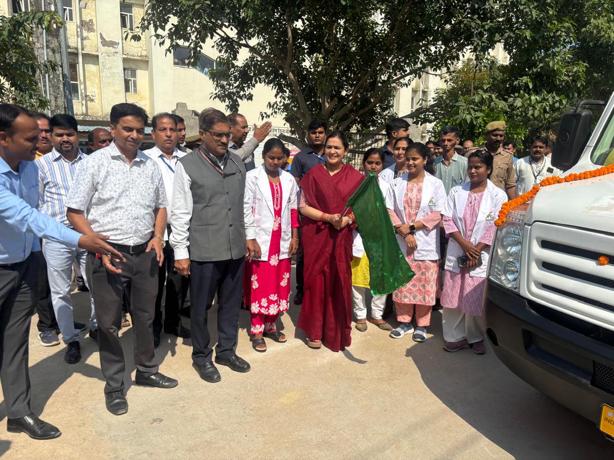 asmcbahraich's tweet photo. **मेडिकल कॉलेज बहराइच में महिला आयोग उपाध्यक्ष ने किया निरीक्षण, मनाया गया कन्या जन्मोत्सव* @MeUPGovt https://t.co/Q8Q7IEHLyo
