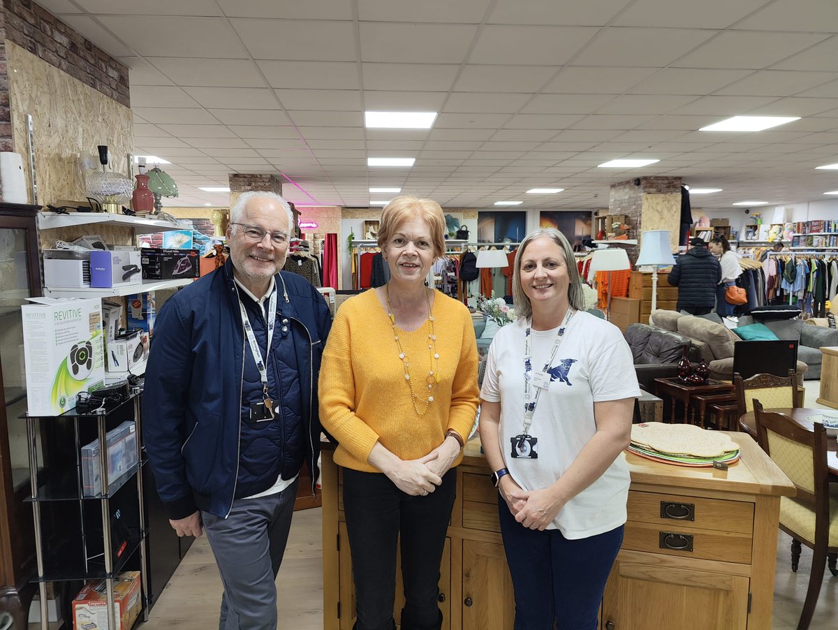 morton_wendy's tweet photo. It was fantastic to pop into the new @brumshospice Shop in Aldridge.
I had the honour of meeting store manager Andrew Turner and his team last week during #HospiceWeek.
Of course, I couldn't resist buying a few lovely jigsaw puzzles! https://t.co/XxVpjH3Ul4