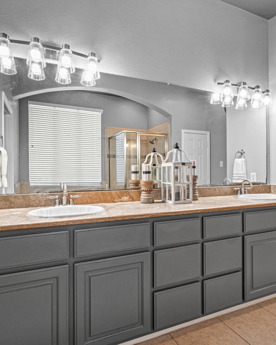 jillsmith_team's tweet image. OPEN HOUSE | 17414 Jade Ridge Ln, Houston
SAT | OCT 18 | 1 - 3
Hosted by:
Nikki Villarreal
(713) 203-4234 | nikki@jillsmithteam.com
Listing Agent:
Jill Smith
(281) 704-3749 | jill@jillsmithteam.com
🔗 jillsmithteam.com/property-searc…
#mls63080562 #copperlakestexas #houstontx