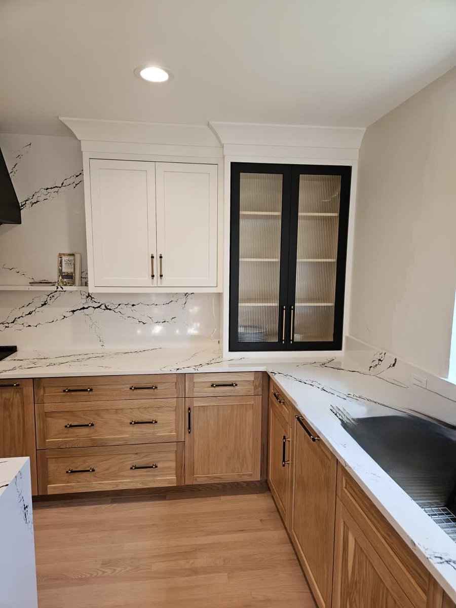 packardcabinet's tweet image. o excited to see the countertops go in — this project is nearly complete! ✨
Loving the modern mix of trending black doors, white cabinets, and warm white oak accents — a ...
#LuxuryKitchens #CustomCabinetry #HighEndDesign #WhiteOakInteriors #ModernKitchenDesign #LuxuryHomeDesign
