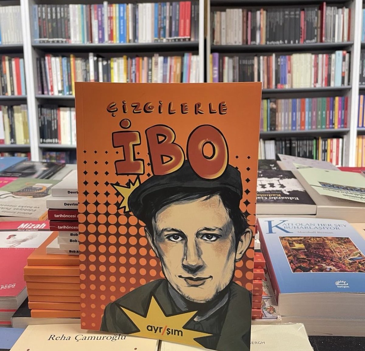 #Çizgilerleİbo 
şimdiden 
⁦<a href="/mephistokitap/">Mephisto Kitabevi</a>⁩ 
ve
⁦<a href="/ayrisimkitabevi/">Ayrışım Kitabevi Kafe</a>⁩’nde…