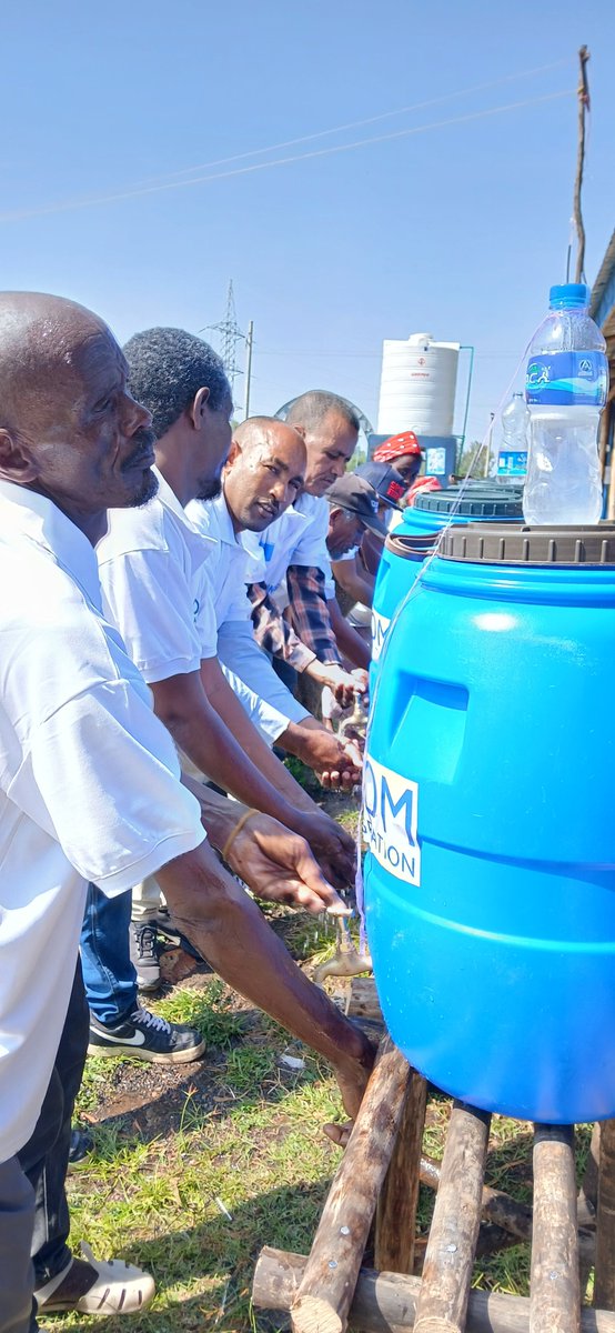 IOMEthiopia's tweet image. Why does #handwashing matter?💧
✅prevents disease
✅protects the vulnerable 
✅promotes dignity

Today in #Shire🇪🇹, IOM joined Woreda officials, women, youth &amp;amp; children to celebrate #GlobalHandwashingDay with powerful community dialogue &amp;amp; hands-on demonstrations.

🙏🏾@eu_echo 🇪🇺