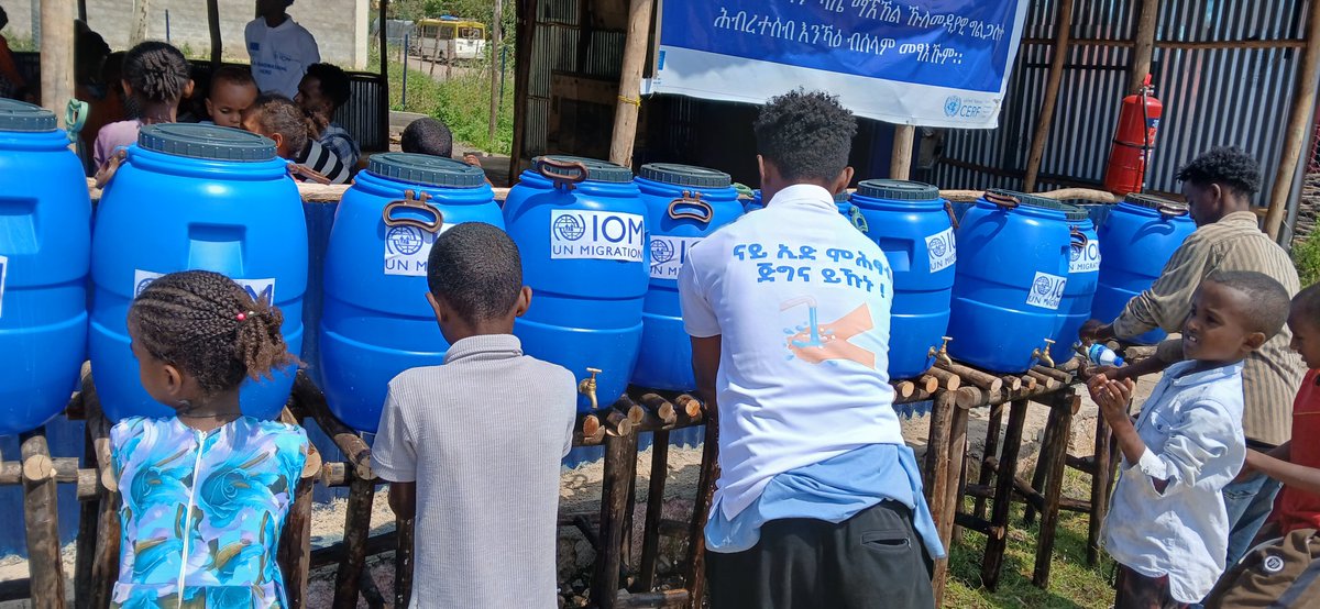 IOMEthiopia's tweet image. Why does #handwashing matter?💧
✅prevents disease
✅protects the vulnerable 
✅promotes dignity

Today in #Shire🇪🇹, IOM joined Woreda officials, women, youth &amp;amp; children to celebrate #GlobalHandwashingDay with powerful community dialogue &amp;amp; hands-on demonstrations.

🙏🏾@eu_echo 🇪🇺
