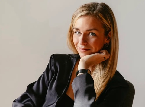 VeachVictor's tweet photo. Lara Sophie Bothur forged a brand new career path at the Big Four firm Deloitte. She started in consulting, but became the firm's first full-time corporate influencer in Germany. Bothur, now one of Europe's leading business influenc https://t.co/Mfpev5T8gc https://t.co/sMPQfOOtMi