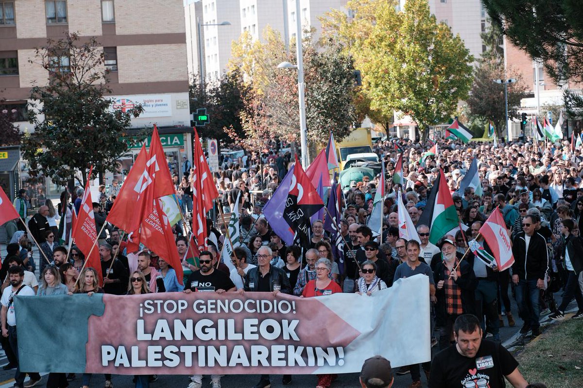 Iruñeko kaleak bete ditugu, 15.000 lagun Palestinaren alde!
Una marea de solidaridad y fuerza frente a la injusticia. 🇵🇸

#U15LangileokPalestinarekin #150WorkersForPalestine