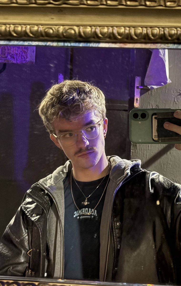 Me at #gay #mlm
16                                       19