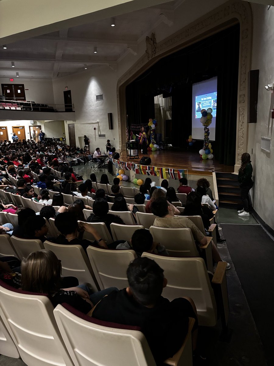 RosedaleMiddle's tweet photo. Hispanic Heritage Assembly was a hit today!  Great job to all our students and staff for a great program!  ⁦@kckschools⁩ https://t.co/NQrCfiovFq
