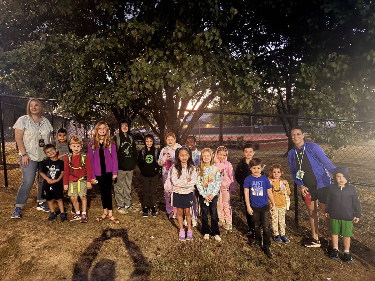 AlexSimes8's tweet photo. Celebrating our walkers on International Walk/Bike/Roll to school day! So proud of you all! Great Job! https://t.co/YJmUp8bPkY