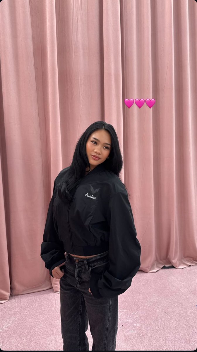 AthleteVanity's tweet image. Sunisa Lee is also walking the Victoria’s Secret fashion runway tonight 😍