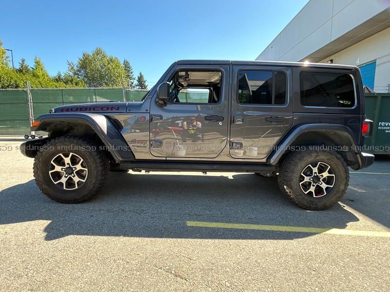 GCSurplus_PSPC's tweet image. Whether you’re chasing trails or cruising city streets, this 2022 Jeep Wrangler Unlimited Rubicon delivers style, space and serious off-road power. 🚙🌄

Get ready for your next adventure: place your bid today on #GCSurplus ➡️ow.ly/CVH750XbLH1
