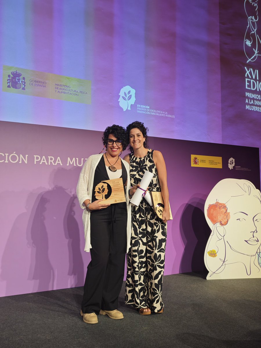 Enhorabuena premio del Ministerio de Agricultura a 2 grandes emprendedoras que he tenido la suerte de trabajar #protiberia y #algasespirulinas #iB3Hubs