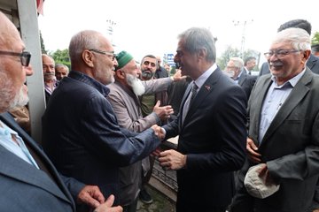 Sakarya’da Akyazı Belediye Başkanı Bilal Soykan, AK Parti Akyazı İlçe Başkanı Mesut Ekrem, MHP İlçe Başkanı Soyhan Sofuoğlu ve diğer yetkililer, Akyazı’nın Düzyazı ve Yuvalak mahallelerinde vatandaşlarla bir araya geldi.