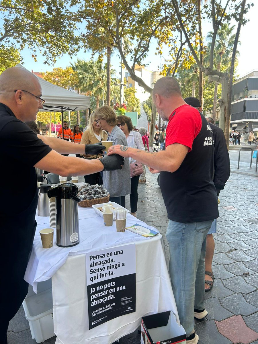 parcsanitarisjd's tweet image. 🫶 La campanya contra la #SoledatNoDesitjada de @solidaritatSJD arriba a #Castelldefels, amb la col·laboració d&apos;entitats del municipi, persones ateses al #ParcSanitariSJD, l&apos;equip de #voluntariat i el suport de l&apos; @AjCastelldefels. #TrencaLaSoledat