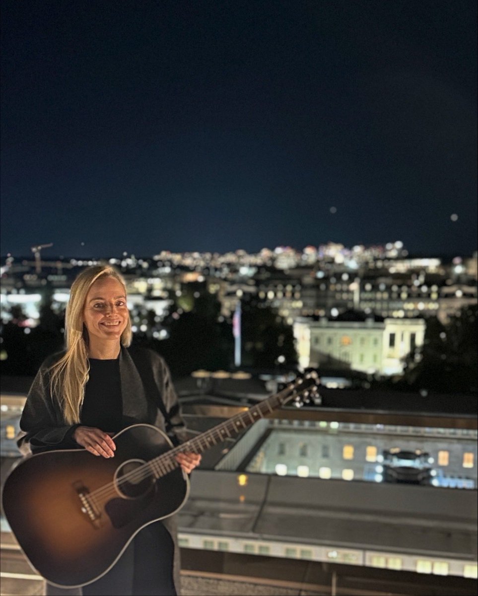 EMMA WHITE tweet media