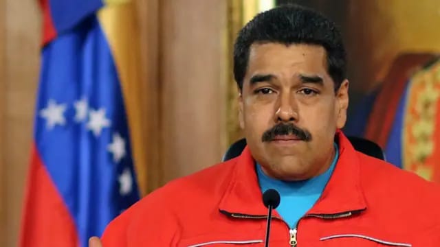 No es un simple político 🚨es un terrorista mato a Ronald Ojeda en chile y hace días mando a matar a 2 activistas en Bogotá siempre apoyado por bori en chile y Gustavo Petro en colombia  esto no se quedará a si  #JUSTICIA