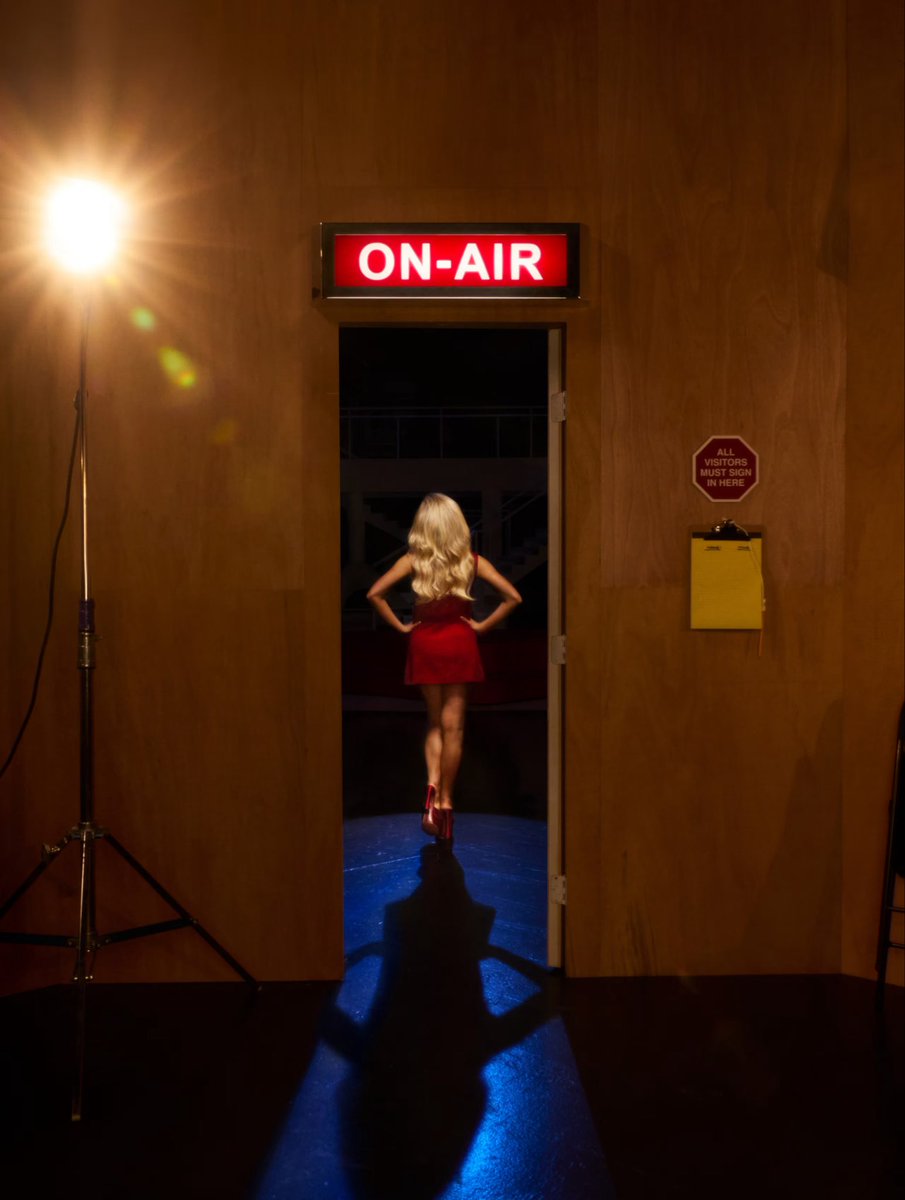 SCdailyupdates's tweet image. Sabrina Carpenter for Airbnb.
