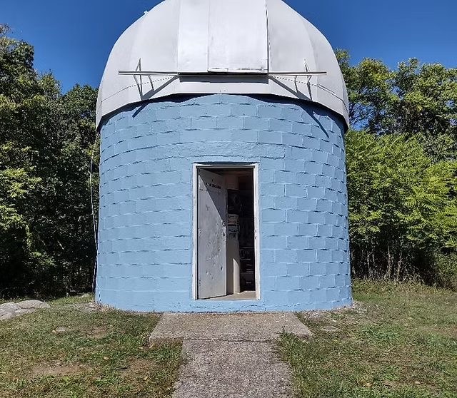 iDenville's tweet photo. #Boonton #MorrisCty New Jersey - Friday, October 17th at 8:30pm, Sheep Hill Observatory will be publicly accessible !!
Stargazers! This Friday is the 3rd Friday of October and Sheep's Hill is accessible! We have 2 comets that could be visible, SWAN and Lemmon.
Track the comets:
https://t.co/Vn94oUwBzd
Come bye and see if you can spot them!
https://t.co/fXkfd9DYE8