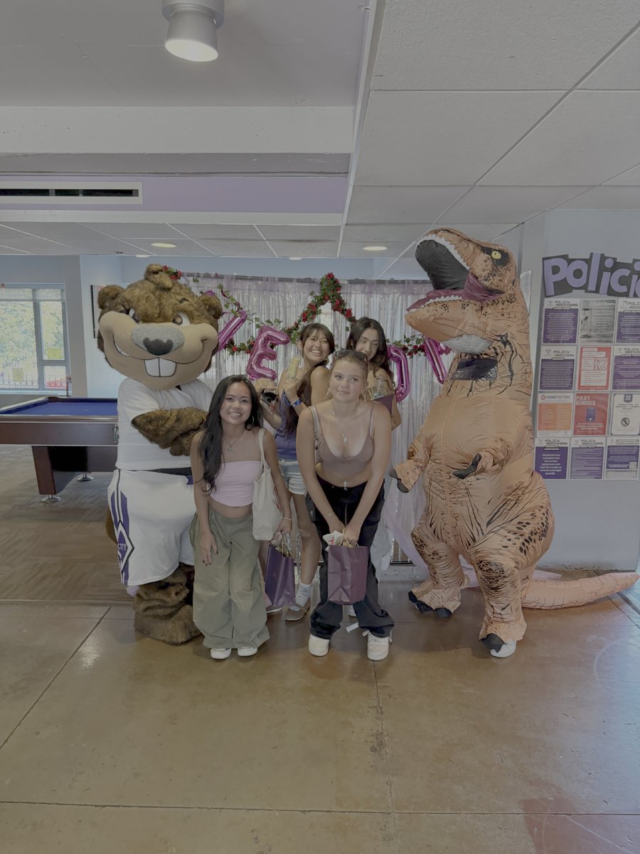 Squad goals: Towers Residents + Benny + Terry. Name a more iconic trio—we’ll wait. 💚

#ccnytowers #ccnyreslife