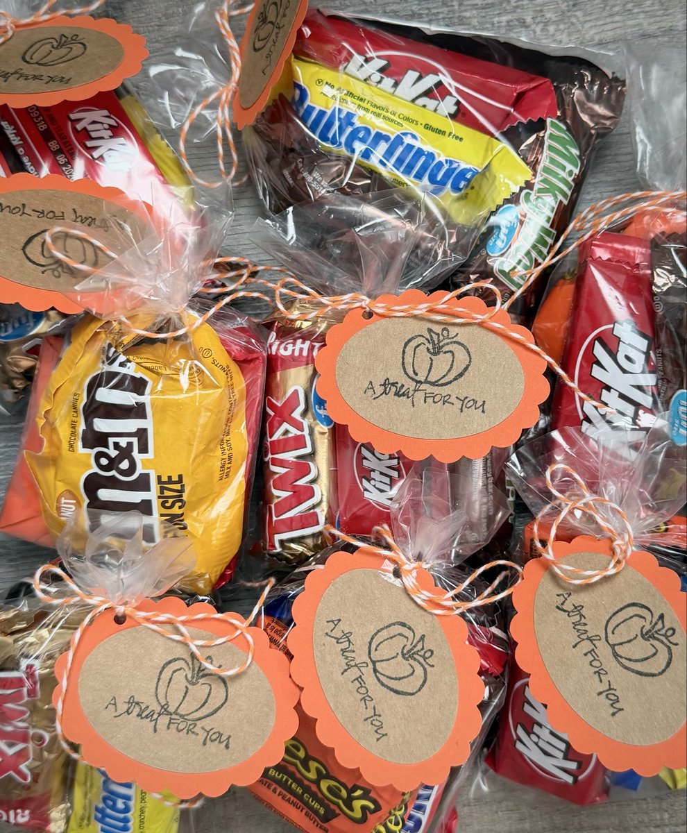 nitacy's tweet image. I love to give little treat bags in the Fall. This super easy to make tag will work for October all the way through Thanksgiving. 🍁🍂🍁 Details on my blog.

#creatingme #handmadetags #cards #cardmakingideas #cardmakersofinstagram #treatbags #treatbagtags

creatingme.net/2025/10/15/qui…