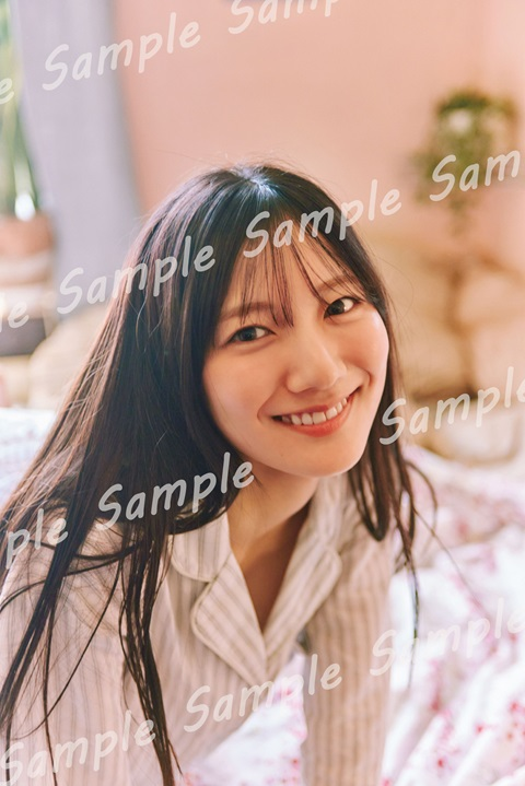 日向坂46】 11/11(火)発売 #河田陽菜2nd写真集 『#テイクオフ』 パネル