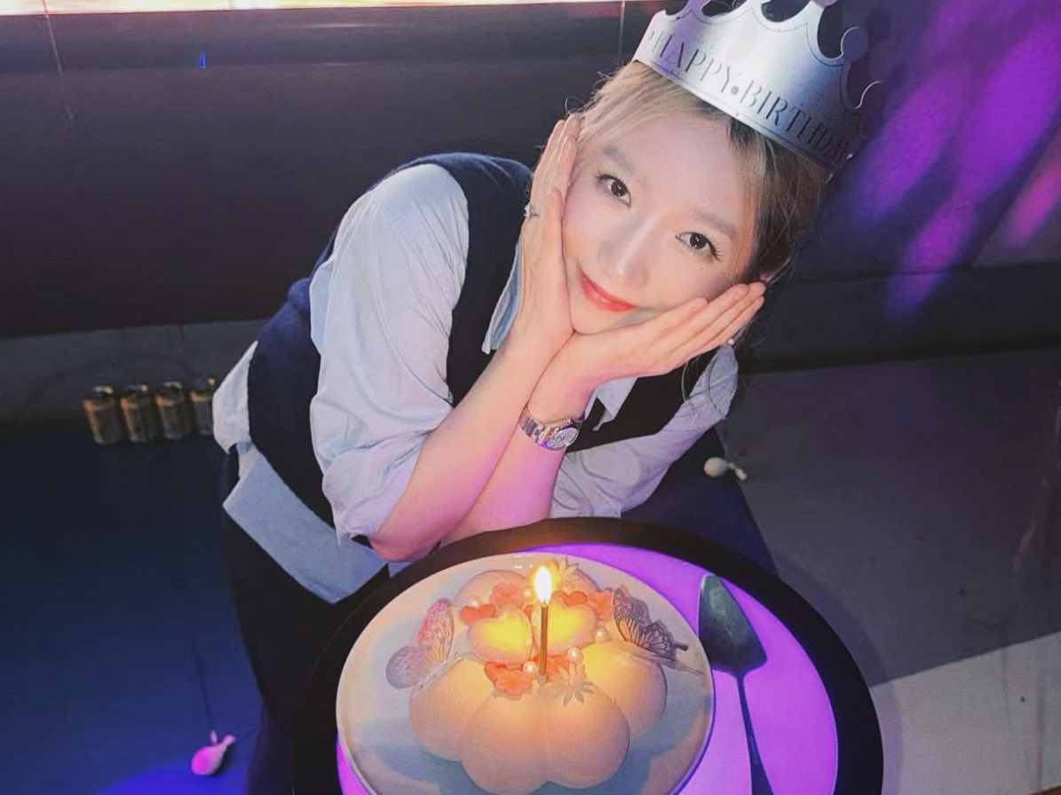 inZ_ms's tweet image. 251015 wb #孟美岐 #mengmeiqi
Meiqi’s post for her 27th birthday
🔗 weibo.com/5813256522/522…
“another year older~~
thanks everyone 💜”