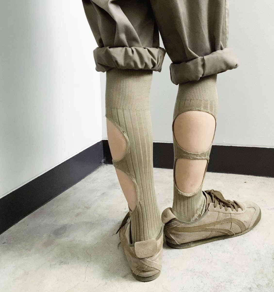 omaimo39's tweet photo. OMAの穴靴下　第二弾です

OMA Non Standard Contemporaly
Reaped Dimension socks 02. (Two hole Ver.)
on military

Size 42

softsさん、jipaeさん、豪徳寺の圧縮、
各店頭にてお求めいただけます https://t.co/DNhr6Ljxn8