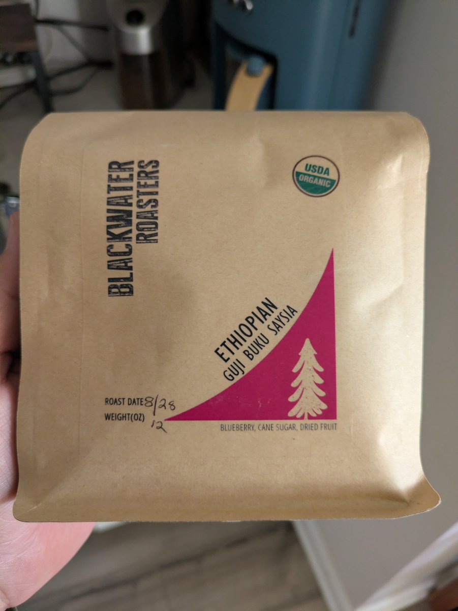 mobilecigarbox's tweet photo. Crackin' open a fresh bag of coffee today from my favorite coffee shop in the Upstate of SC. Blackwater Roasters. They ship nationwide FYI. https://t.co/5gXI8HXUsn