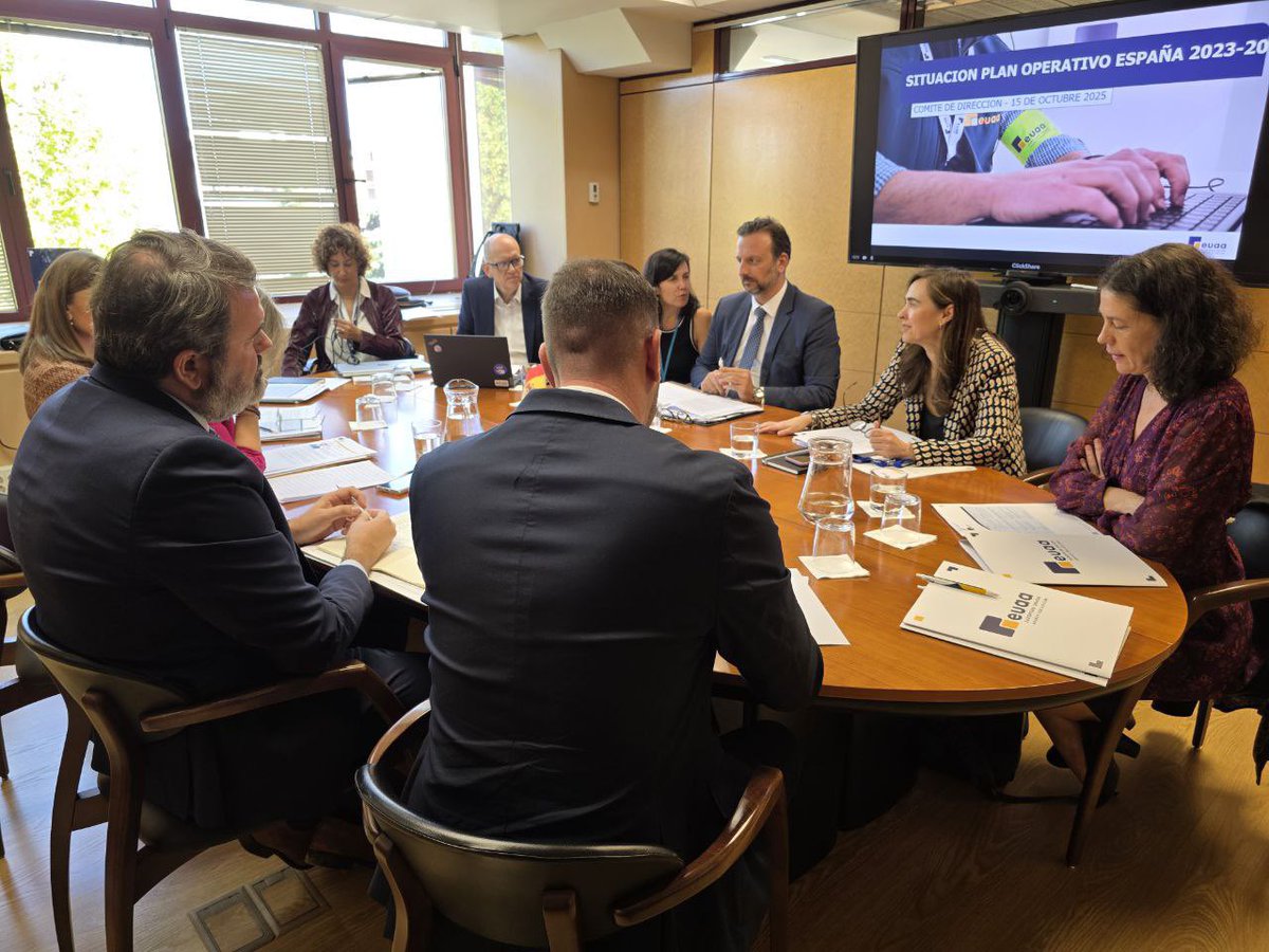 Rubén Pérez Correa🔻 (@rubenperezeu) on Twitter photo En la Delegación de la UE en España, revisamos con <a href="/EUAsylumAgency/">EU Agency for Asylum - EUAA</a> el Plan Operativo España y avanzamos en el nuevo 2026-2028.
Trabajamos para situar los derechos de la infancia en el centro: acogida digna, procesos garantistas y una visión del asilo basada en derechos humanos. En la Delegación de la UE en España, revisamos con <a href="/EUAsylumAgency/">EU Agency for Asylum - EUAA</a> el Plan Operativo España y avanzamos en el nuevo 2026-2028.
Trabajamos para situar los derechos de la infancia en el centro: acogida digna, procesos garantistas y una visión del asilo basada en derechos humanos.