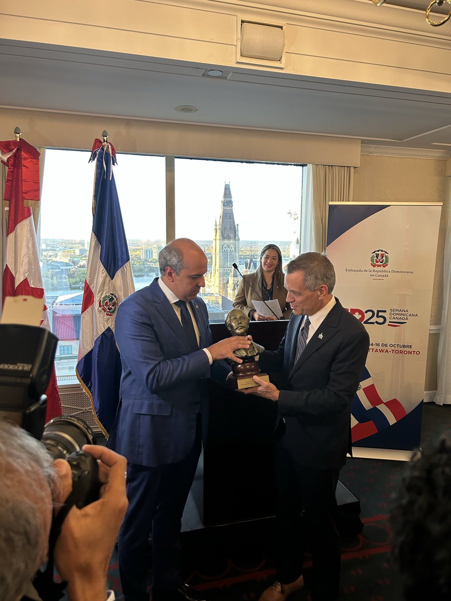 _MarkSutcliffe's tweet photo. It was an honour to join His Excellency José A. Blanco and members of the Dominican community and to proclaim Dominican Republic Week. Thank you so much for your hospitality and your many many contributions to the richness and success of Ottawa. 

Ce fut un honneur de me joindre à Son Excellence José A. Blanco et aux membres de la communauté dominicaine pour proclamer la Semaine de la République Dominicaine. Merci beaucoup pour votre hospitalité et vos nombreuses contributions à la richesse et au succès d’Ottawa.