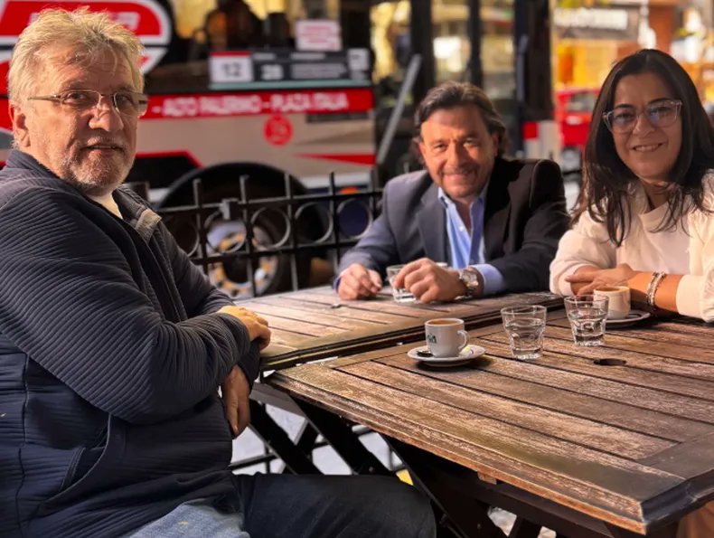 EL DÍA DESPUÉS 🗓️ Sáenz y Moisés escenificaron el tejido de un peronismo no K que mira a 2027

➥ Los une el espanto a CFK e intereses comunes

🔗 letrap.com.ar/c5419477
✍️ <a href="/JPGavazza/">Juan Pablo Gavazza</a>