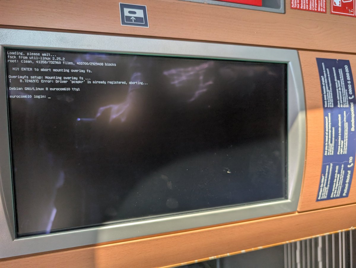 Pleased to see that <a href="/DB_Bahn/">Deutsche Bahn Personenverkehr</a> #trains run <a href="/debian/">The Debian Project</a> #linux #bahn!