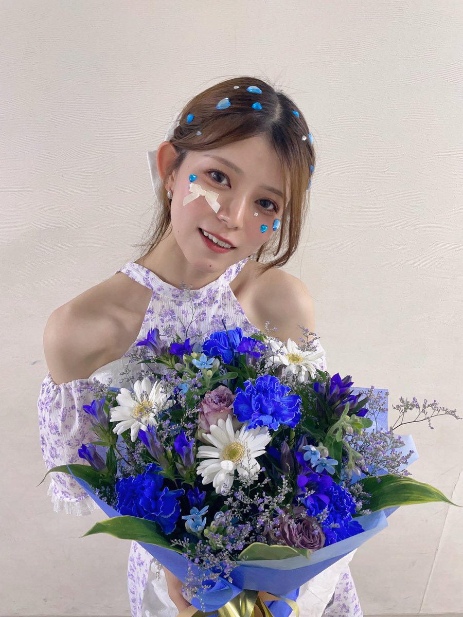 デビューライブお越しくださったみなさん本当にありがとうございました！

取り急ぎのポストでごめんね
改めて明日またポストするね✉️
本当に本当にありがとう幸せ🩵