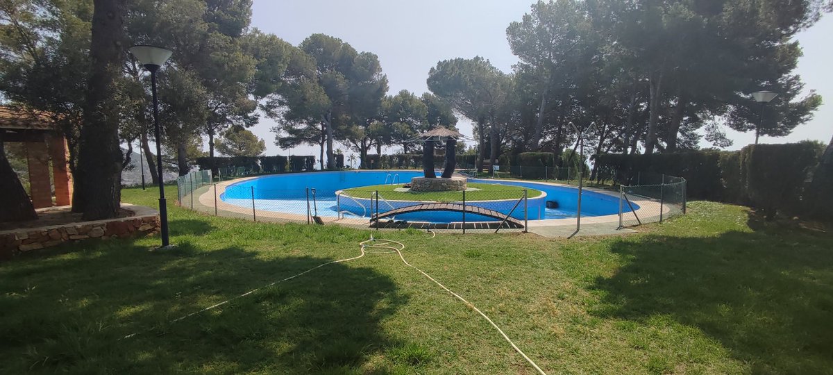 Marvalchris1's tweet image. 🏡 Xalet en venda a Alcossebre (El Pinar). 2 hab., jardí, terrassa, solàrium, traster i piscina comunitària. Molt assolellat i a 1,6 km de la platja. 💶 175.000 € 📞 642 73 02 65 📧 info@inmobiliariamarvalchris.com