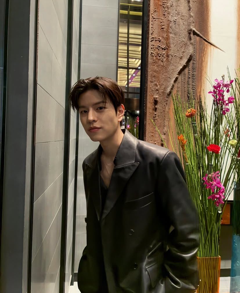 SEUNGMIN IS SOOOO HANDSOMEEEE😭❤️