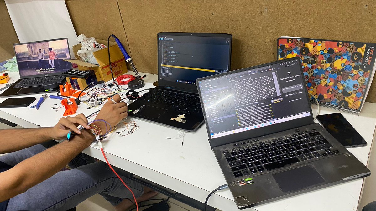 phpandya28's tweet image. Releasing Teaser Soon 😁

P.S. No budget for hiring intern to clean laptop

@Siddharth1India @Shivay_16 @Astraa_codes @VirajBhagiya