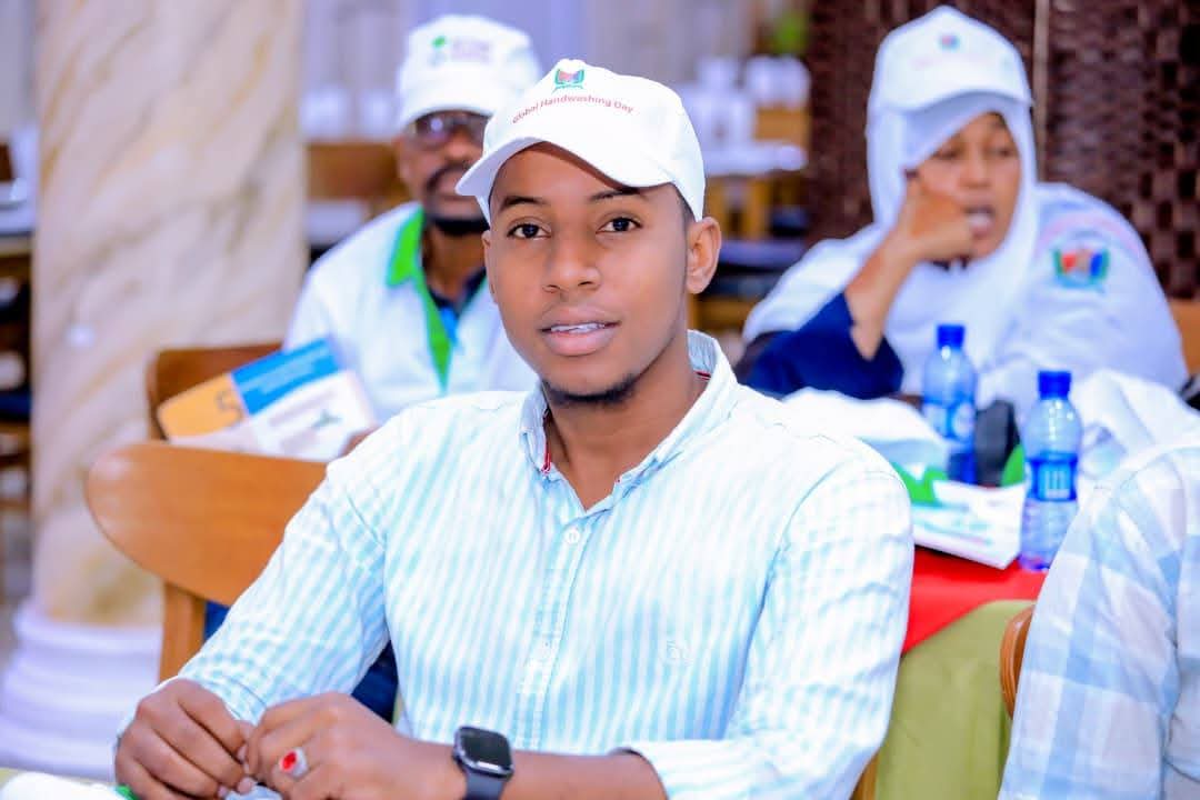 Sasdosom's tweet image. 🧼 SASDO is proud to join #GlobalHandwashingDay 2025 held at Jowhar International Hotel under the theme “Be a Handwashing Hero.” 💧

Together, let’s promote hygiene, prevent diseases, and build a healthier Somalia! 🇸🇴🤝

#BeAHandwashingHero #SASDO #CleanHandsSaveLives #Community