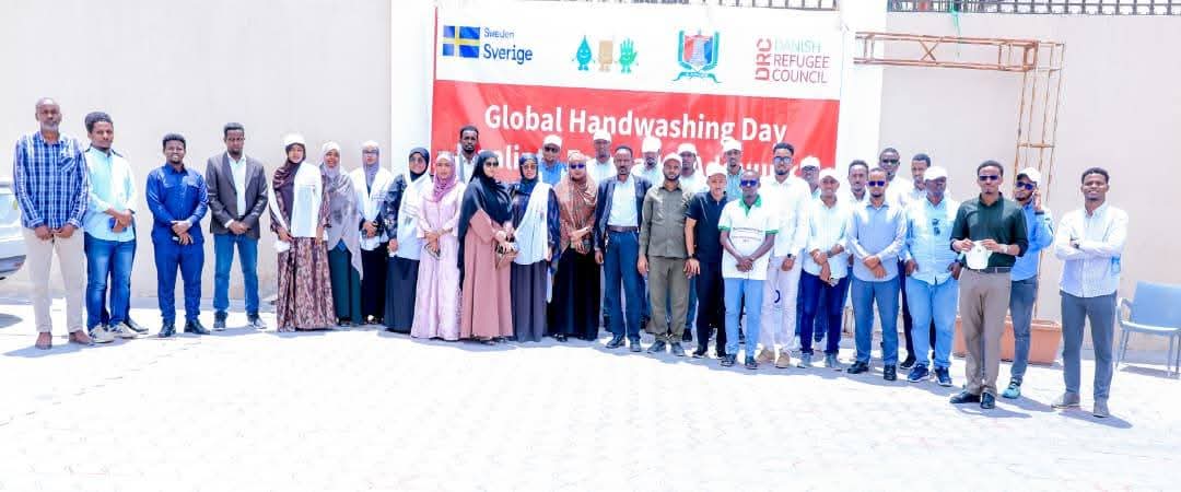 Sasdosom's tweet image. 🧼 SASDO is proud to join #GlobalHandwashingDay 2025 held at Jowhar International Hotel under the theme “Be a Handwashing Hero.” 💧

Together, let’s promote hygiene, prevent diseases, and build a healthier Somalia! 🇸🇴🤝

#BeAHandwashingHero #SASDO #CleanHandsSaveLives #Community