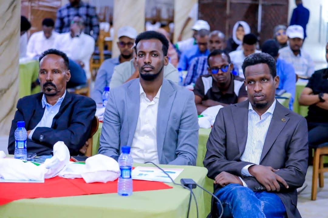 Sasdosom's tweet image. 🧼 SASDO is proud to join #GlobalHandwashingDay 2025 held at Jowhar International Hotel under the theme “Be a Handwashing Hero.” 💧

Together, let’s promote hygiene, prevent diseases, and build a healthier Somalia! 🇸🇴🤝

#BeAHandwashingHero #SASDO #CleanHandsSaveLives #Community