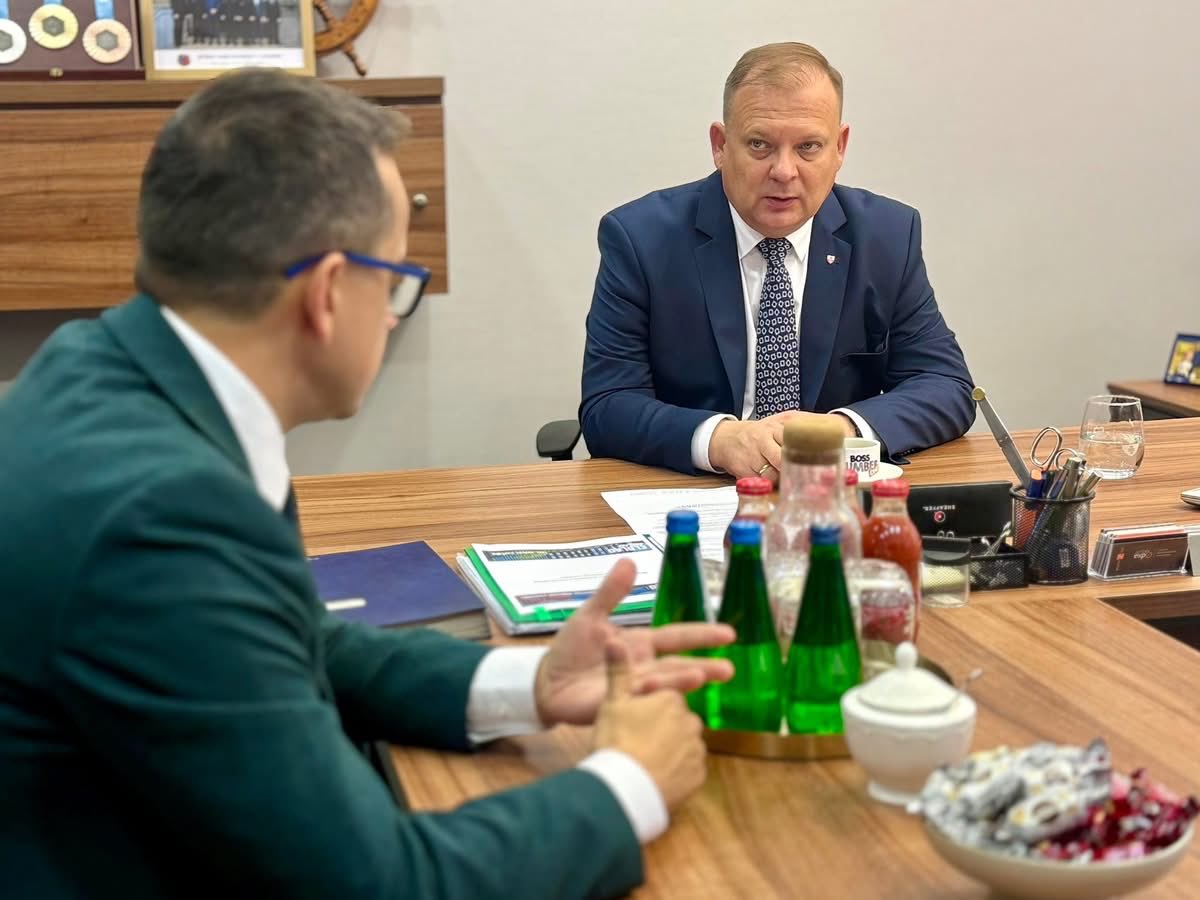 MichalMissan's tweet photo. Zarząd województwa zatwierdził dofinansowanie unijne dla Elbląskiego Centrum Usług Społecznych w wysokości niemal 13 mln zł na rozwój usług społecznych w @MiastoElblag! 
@RobertTurlej https://t.co/xGBfjSMUZA