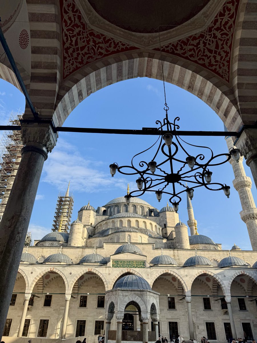 L’équipe à Istanbul 💛💙✨