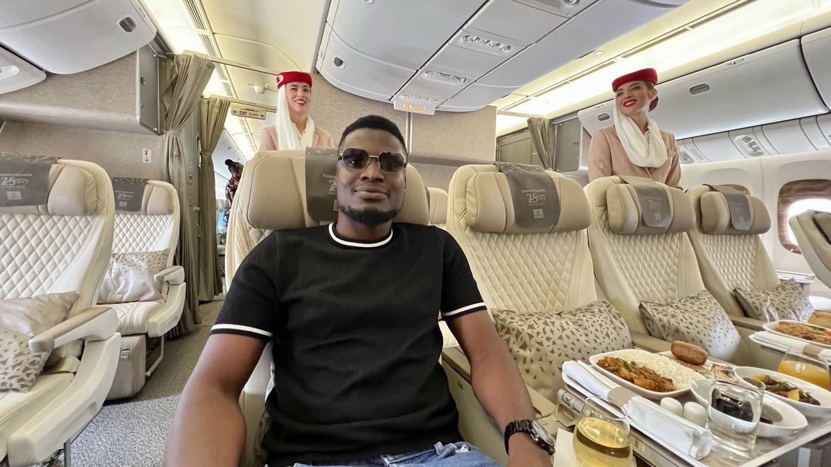 PyeparFaisal's tweet photo. The future of flying just landed in Entebbe, on board the refurbished @emirates four-class Boeing 777 (part of a US $5 billion upgrade programme transforming the passenger experience nose-to-tail)#Emirates #FlyBetter 

Not Pages guys… THE PLANE!!! 😅 https://t.co/7GLD4mzI7H