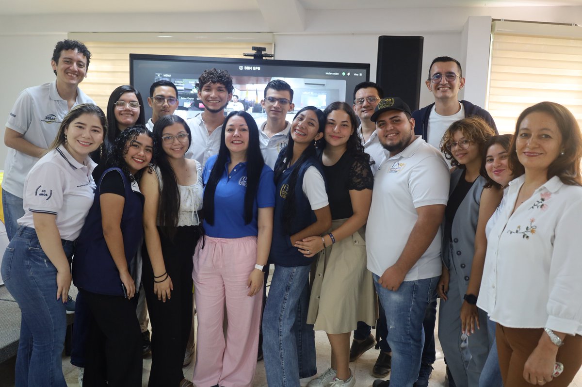 UniversidadUNAD's tweet photo. #AEstaHora damos inicio al despliegue estratégico de la @unadzao, desde el municipio de Acacías.

Durante tres días, líderes unadistas de los centros de Cumaral, Guainía, Leticia, Puerto Carreño, San José del Guaviare y Yopal compartirán los logros, estrategias y planes que fortalecen el desarrollo de la UNAD en esta región 🇨🇴.

Un espacio de articulación y crecimiento que reafirma el compromiso de nuestra universidad con el progreso y bienestar de su comunidad 💛.

¡Mantente conectado para enterarte de todo lo que tenemos para contarte de esta región!

#DesplieguesZonalesUNAD