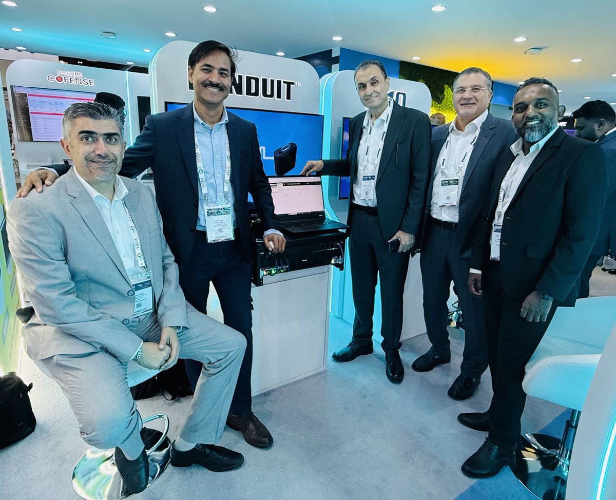 PanduitEMEA's tweet image. What defines the future of power distribution? At GITEX 2025, our team has been showcasing smarter, safer infrastructure and sharing FMPS insights in an Ingram Micro podcast.
Two days remain. Visit us at Dubai World Trade Center, Hall 1, Stand A40.
#Gitex2025 #FMPS #UAE