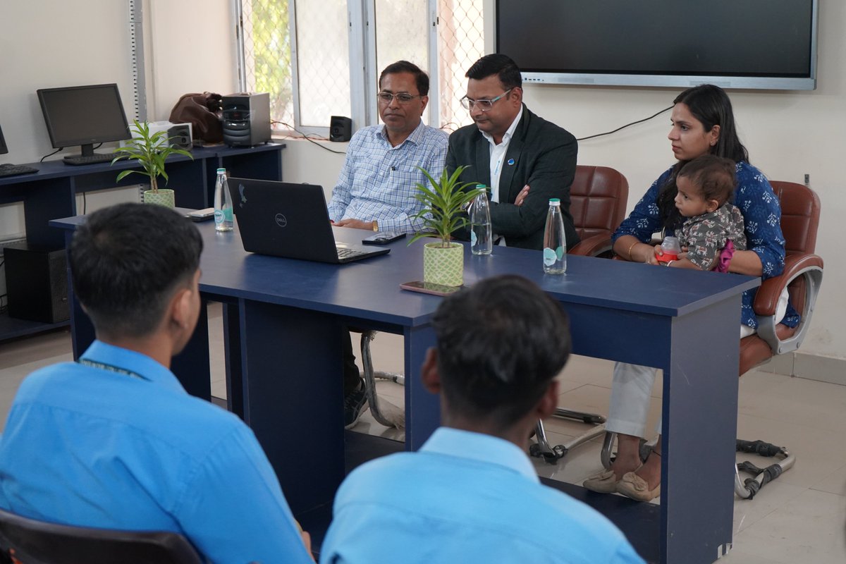 Honored to host 𝗖𝗮𝗽𝗴𝗲𝗺𝗶𝗻𝗶 𝗜𝗻𝗱𝗶𝗮 at the 𝗔𝗮𝗱𝗵𝗮𝗮𝗿 𝗗𝗶𝗴𝗶𝘁𝗮𝗹 𝗟𝗶𝘁𝗲𝗿𝗮𝗰𝘆 𝗖𝗲𝗻𝘁𝗿𝗲, 𝗥𝗼𝘇𝗮 𝗬𝗮𝗸𝘂𝗯𝗽𝘂𝗿 (𝗡𝗼𝗶𝗱𝗮) for an event marking 𝟮𝟱 𝘆𝗲𝗮𝗿𝘀 𝗼𝗳 𝗖𝗮𝗽𝗴𝗲𝗺𝗶𝗻𝗶’𝘀 impactful journey in India with launch of 5 DL Centres.