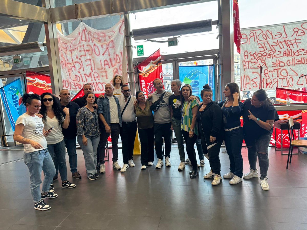 💥 lavoratrici e lavoratori del Burger King di Napoli Centrale non si arrendono! Grandi Stazioni Retail resta ferma sulle sue posizioni, ma loro continuano in assemblea permanente per difendere lavoro e dignità.
✊ “Non arretriamo di un centimetro!” #UILTuCS #lavoro #Napoli