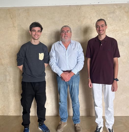 Fernando González Macías participó en nombre de la APG en un coloquio en la Facultad de Periodismo de la USC para hablarles a los futuros profesionales del presente y de lo que puede deparar el sector.